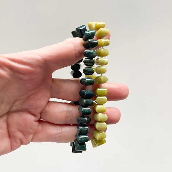 Two Stunning Square Beaded Stretch Style Bracelets Green New - Picture 7 of 8